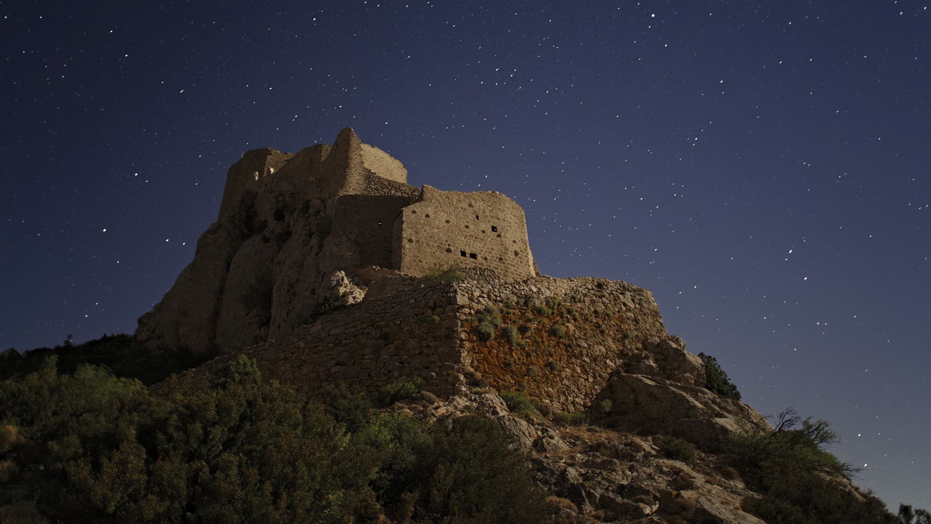 Citadelle de Quéribus en pose longue nocturne