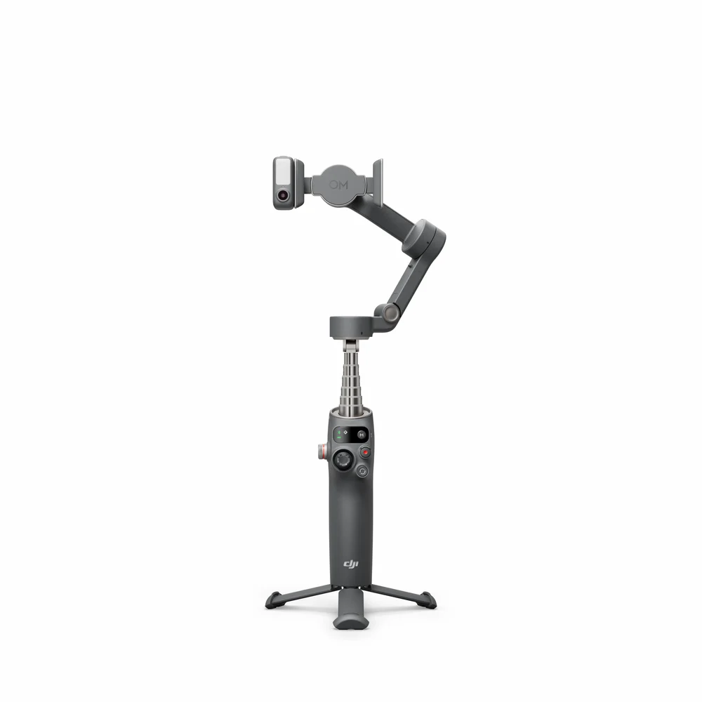 DJI Osmo Mobile 7P avec module multifonctionnel et trépied déployé.